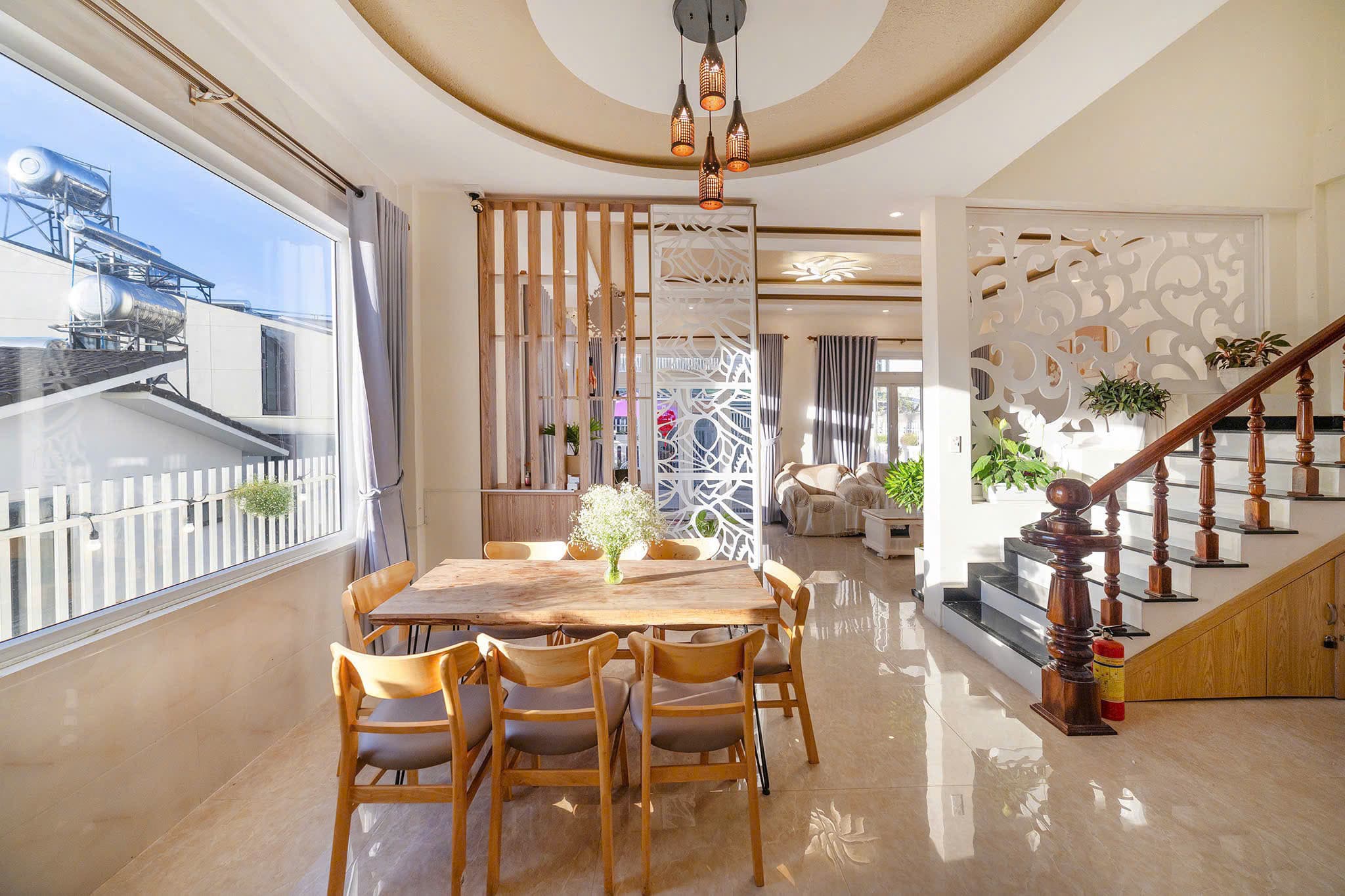 Villa Đà Lạt nguyên căn có bếp và khu sinh hoạt chung