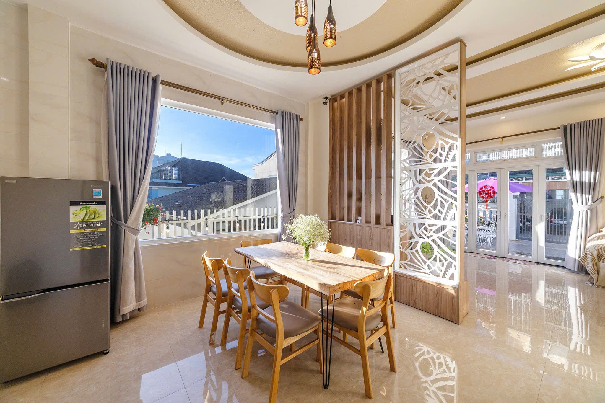 Villa Đà Lạt nguyên căn có bếp và khu sinh hoạt chung