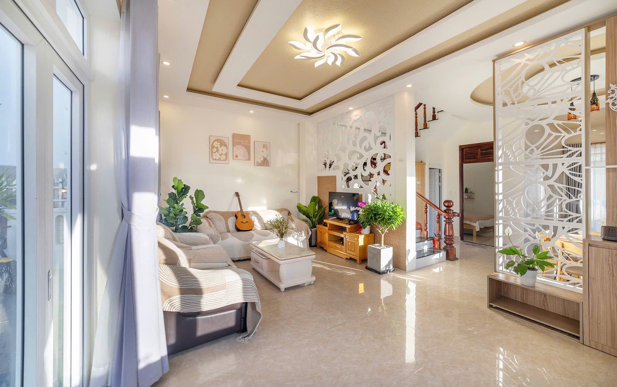 Laà Villa Đà Lạt phòng khách ấm cúng
